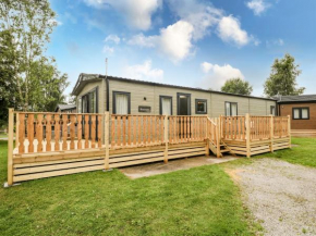 Ashton Lodge